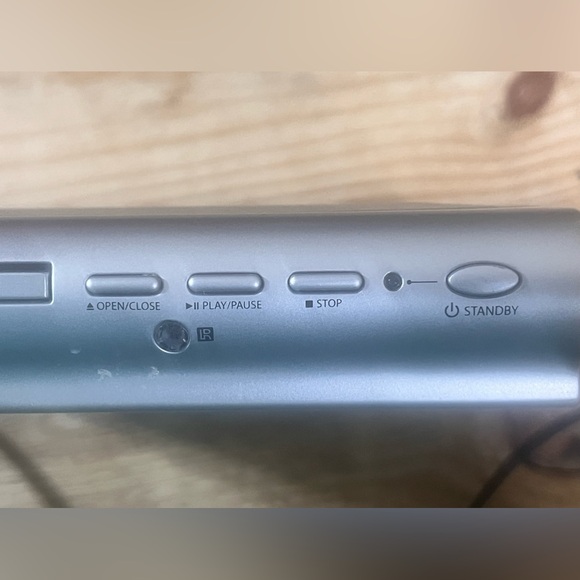 GPX DVD/CD Player Model D1816 Gray No Remote - Picture 2 of 9